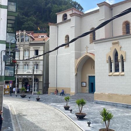 Apartamentos Urbanin I Plaza Ayuntamiento Cudillero Exterior photo